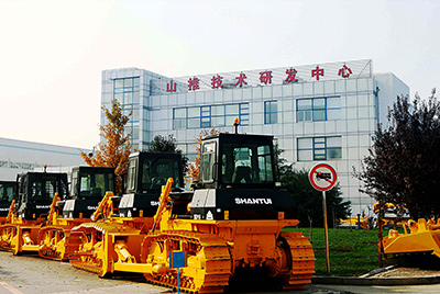 2009年，山推研發(fā)中心被國家人事部批準(zhǔn)設(shè)立博士后科研工作站，同年召開首屆科技創(chuàng)新大會。